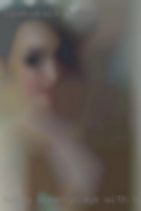 horny women plays with horny girl