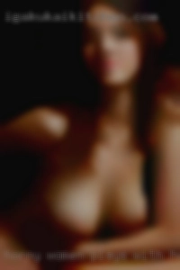 horny women plays with horny girl