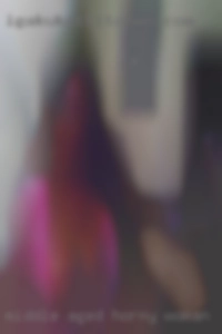 middle aged horny woman
