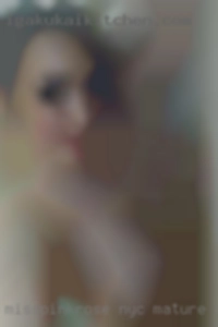 Misspinkrose NYC mature couple seek male
